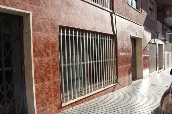 Local o nave en calle de Sant Antoni thumbnail 2