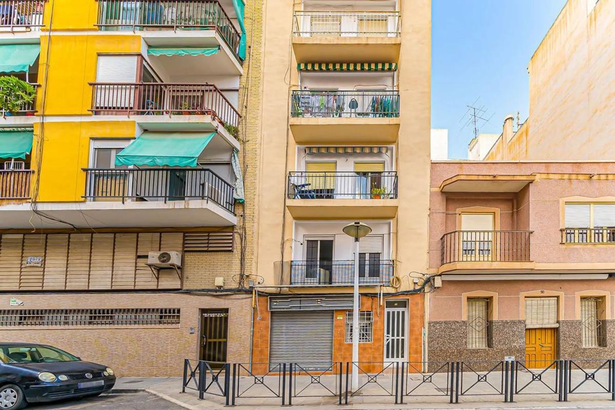 Propiedades en venta y alquiler en España photo 1