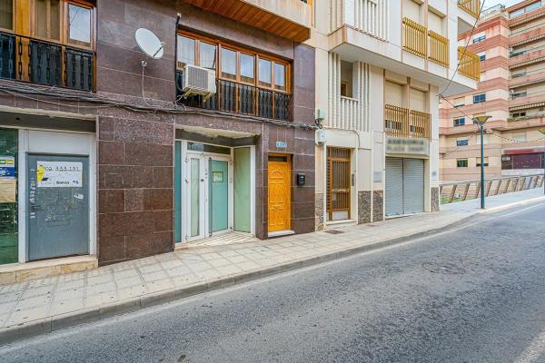 Local o nave en calle Sant Sebastià photo 2