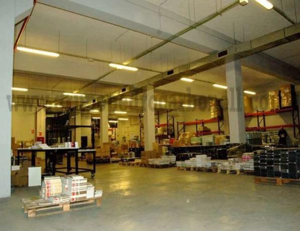 Nave en Barrio Carrús Oeste photo 2