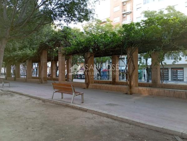 Local en Barrio Carrús Oeste photo 1