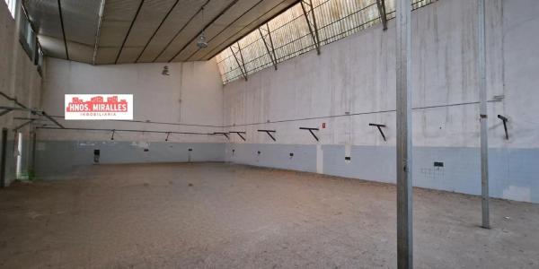 Nave en Barrio Carrús Oeste thumbnail 1