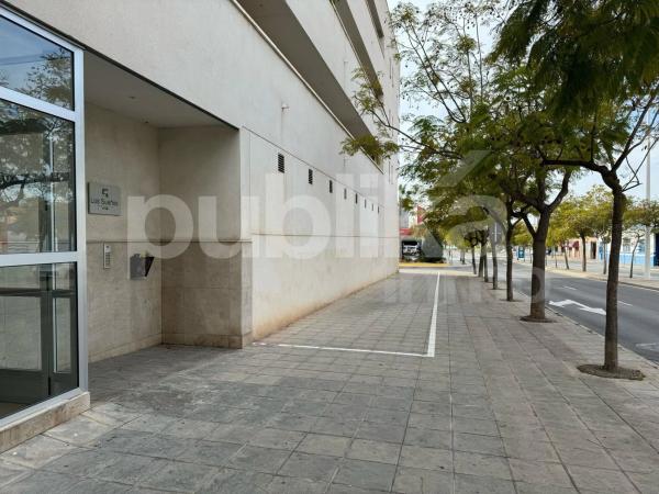 Local en calle Llevant photo 3