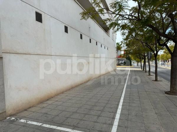 Local en calle Llevant photo 4