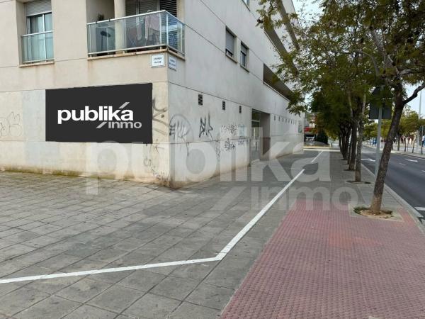 Local en calle Llevant photo 2
