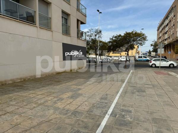 Local en calle Llevant photo 3