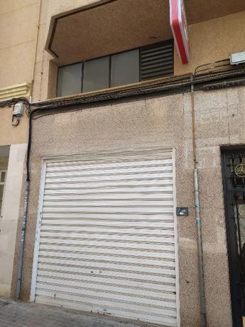 Local en calle del Capità Baltasar Tristany thumbnail 1