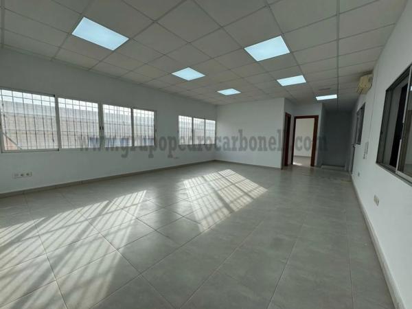Nave en Barrio San Crispín thumbnail 1