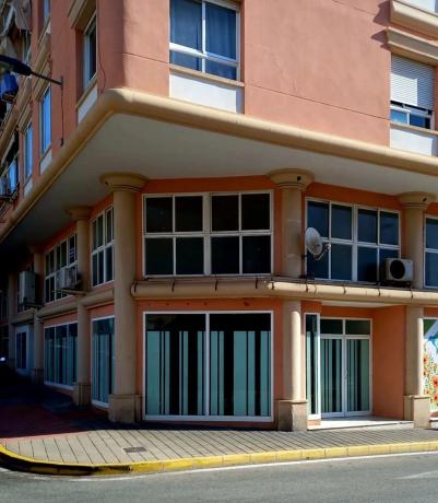 Local o nave en calle Doctor Gabino Mira photo 1
