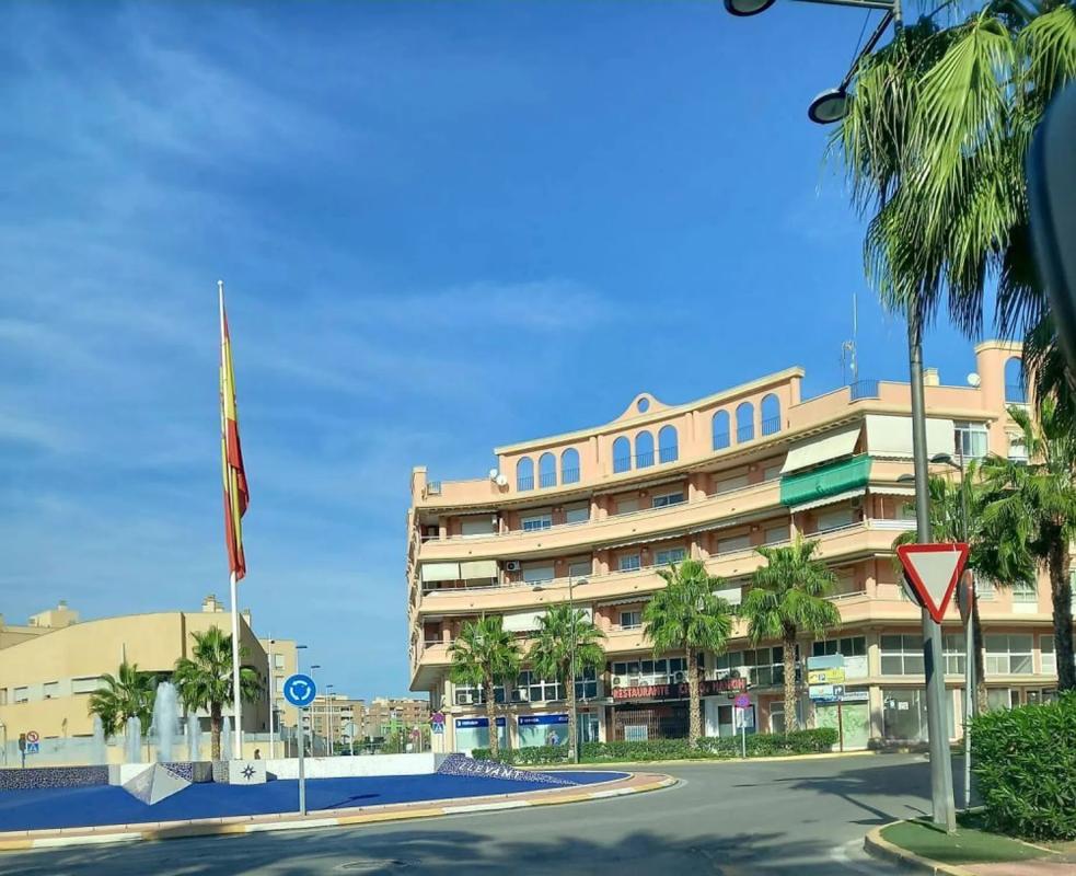 Properties for sale and rent in Spain photo 2