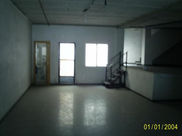 Local en calle Hermanos Navarro Caracena, 32 thumbnail 1