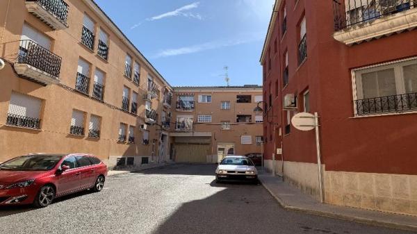 Local en calle Josep Serrano photo 1