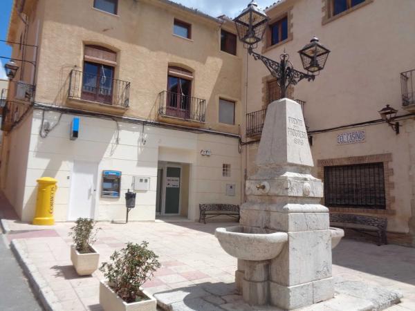 Local o nave en plaza la Font photo 1
