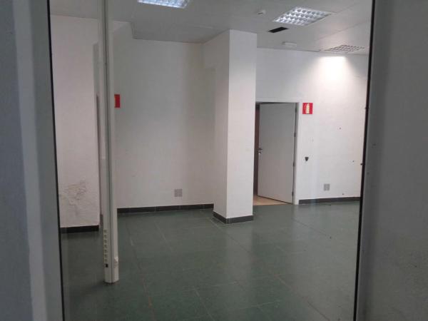 Local o nave en plaza la Font thumbnail 2