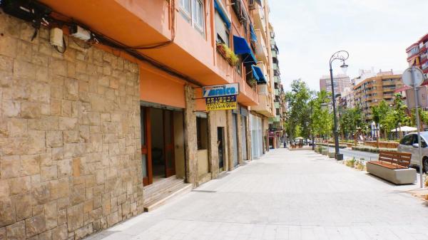 Local en avenida General Marvá thumbnail 2
