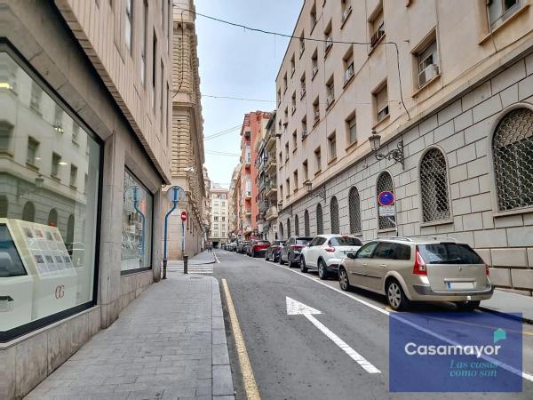 Local en rentabilidad en calle Girona photo 1