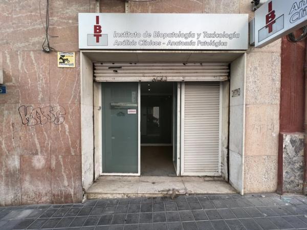 Local en calle Josep Maria Py photo 1