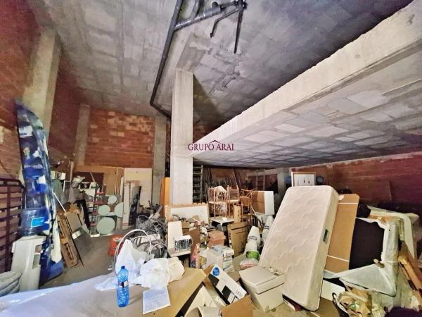Local en calle Daia Vella photo 4