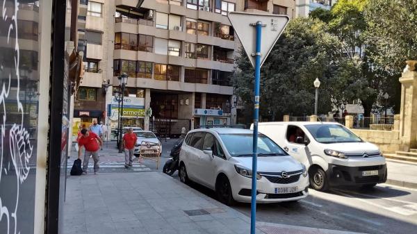 Local en plaza Calvo Sotelo photo 2