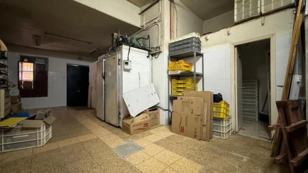 Local en calle Josep Maria Py photo 1