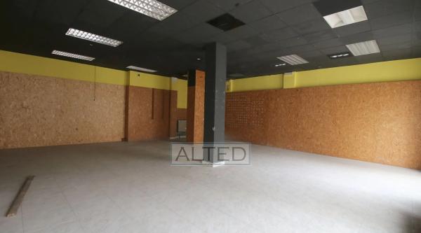 Local en calle Pintor Murillo s/n photo 4
