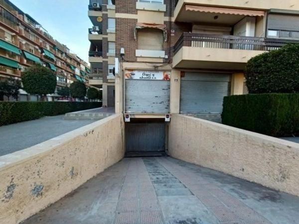 Local en calle Sacerdote Isidro Albert photo 3