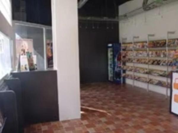Local en calle Virgen del Puig photo 4