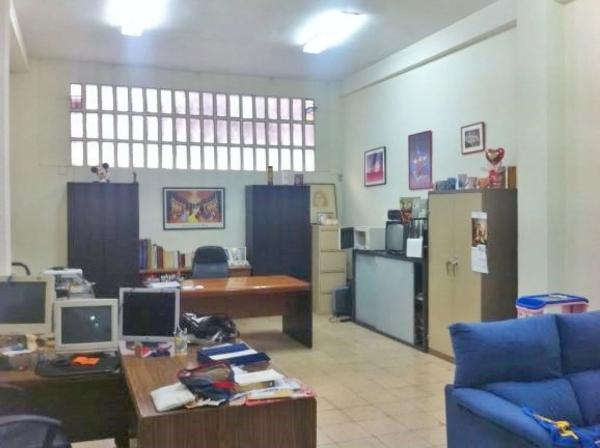 Local en Barrio Campoamor photo 4