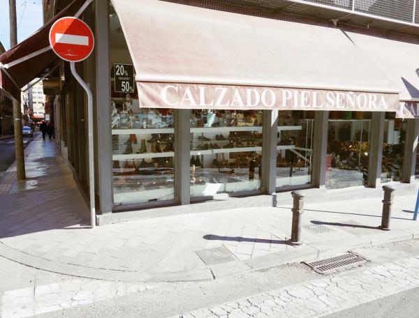 Local en calle Girona, 19 photo 4