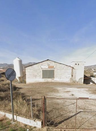 Nave en calle de la Pantera photo 2
