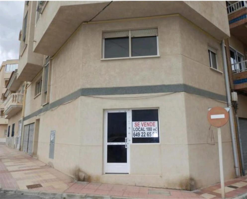 Propiedades en venta y alquiler en España photo 1
