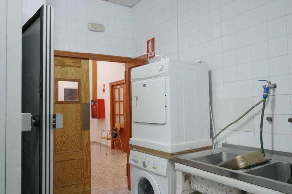 Local en calle Sant Bartomeu photo 2