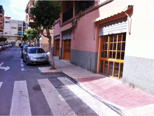 Local en calle de Gabriel Miro photo 1
