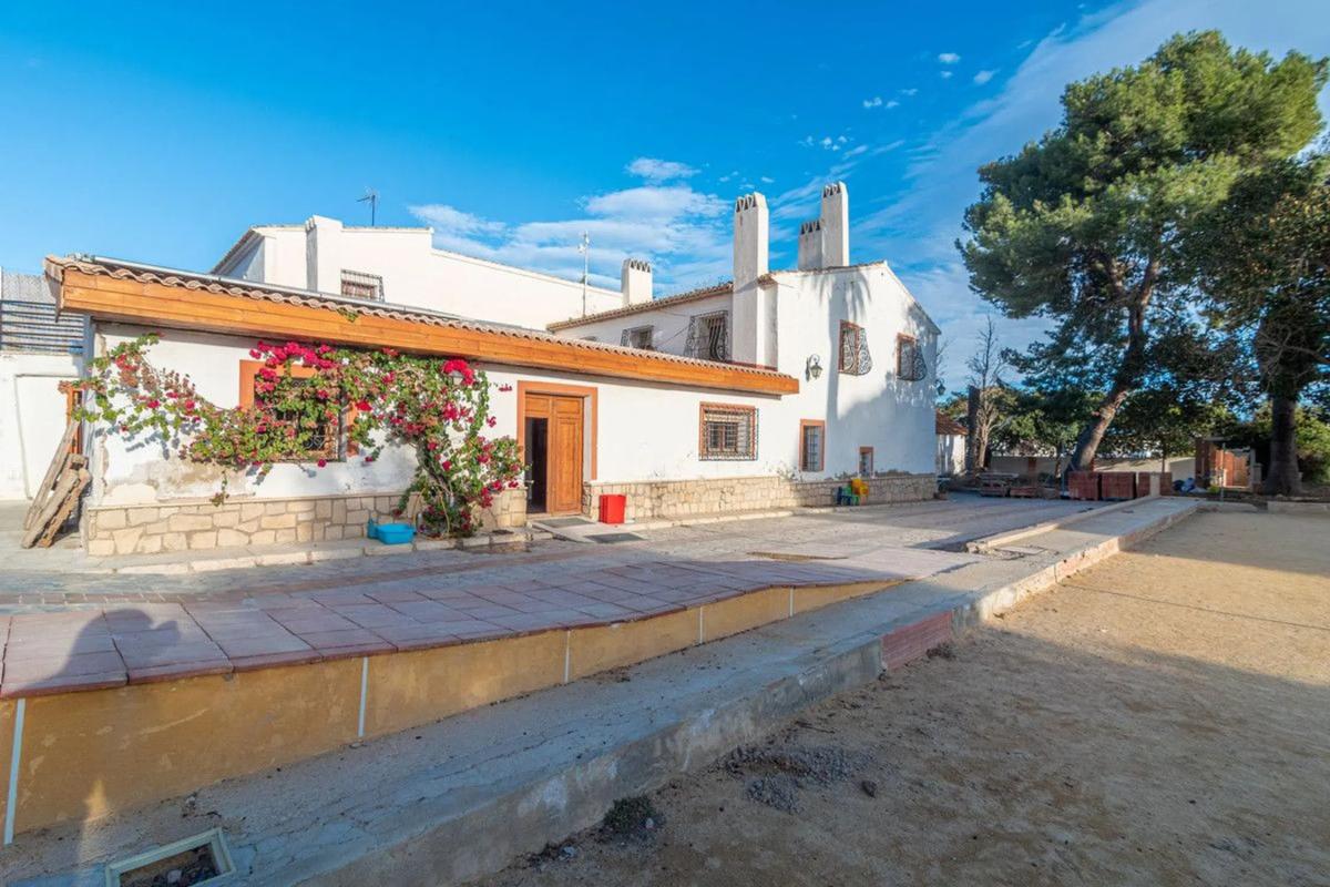 Properties for sale and rent in Spain photo 4