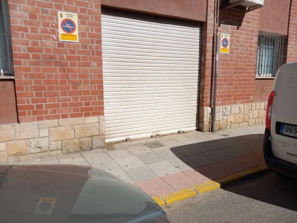 Local en calle Elda, 11 -12 photo 3