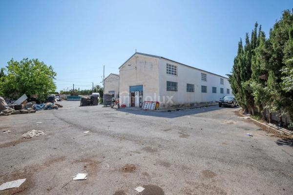 Nave en calle l'Avutarda photo 2