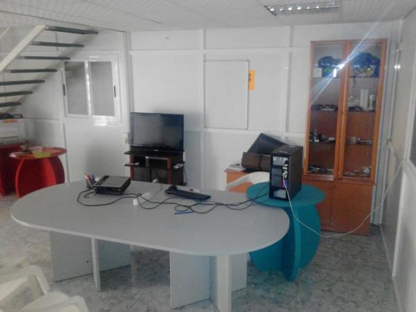 Nave en calle Azorín photo 2