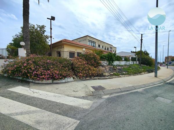 Local en avenida Ancha de Castelar thumbnail 1