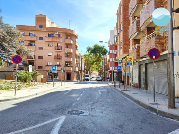 Local en calle Lillo Juan thumbnail 1