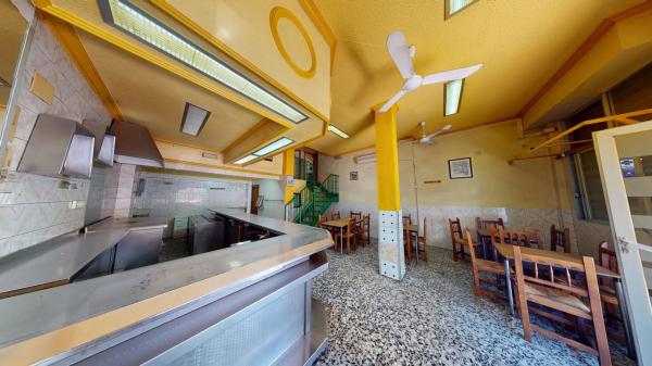Local en calle Torres Quevedo s/n photo 2