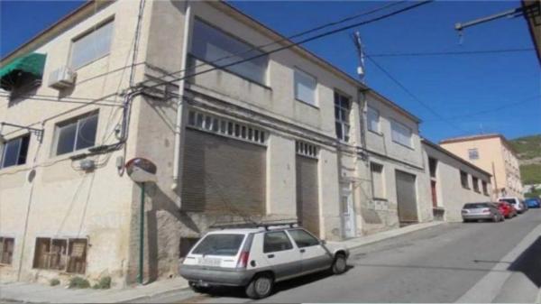 Nave en calle Sotarroni photo