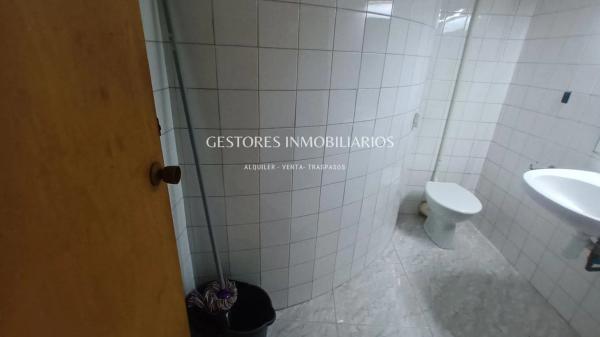 Local en calle Xixona thumbnail 3