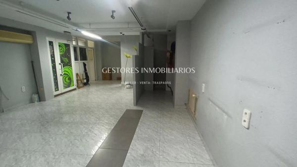 Local en calle Xixona photo 4