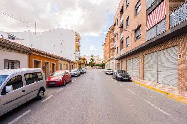 Local o nave en calle San Juan Bosco thumbnail 2