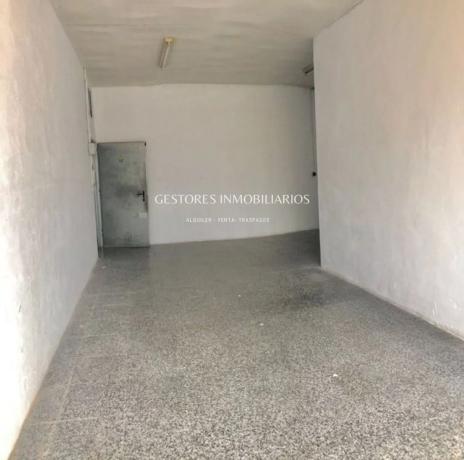 Nave en calle Olivar photo 2