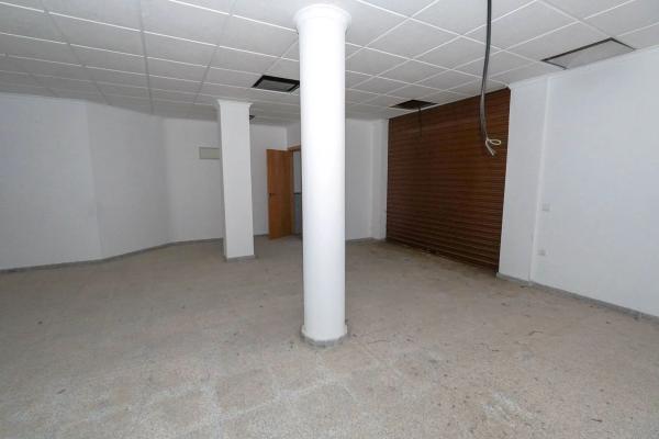 Local en plaza Sant Vicent thumbnail 2