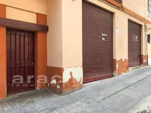 Local en calle València photo 1