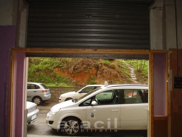 Local en calle Reconquesta photo 1