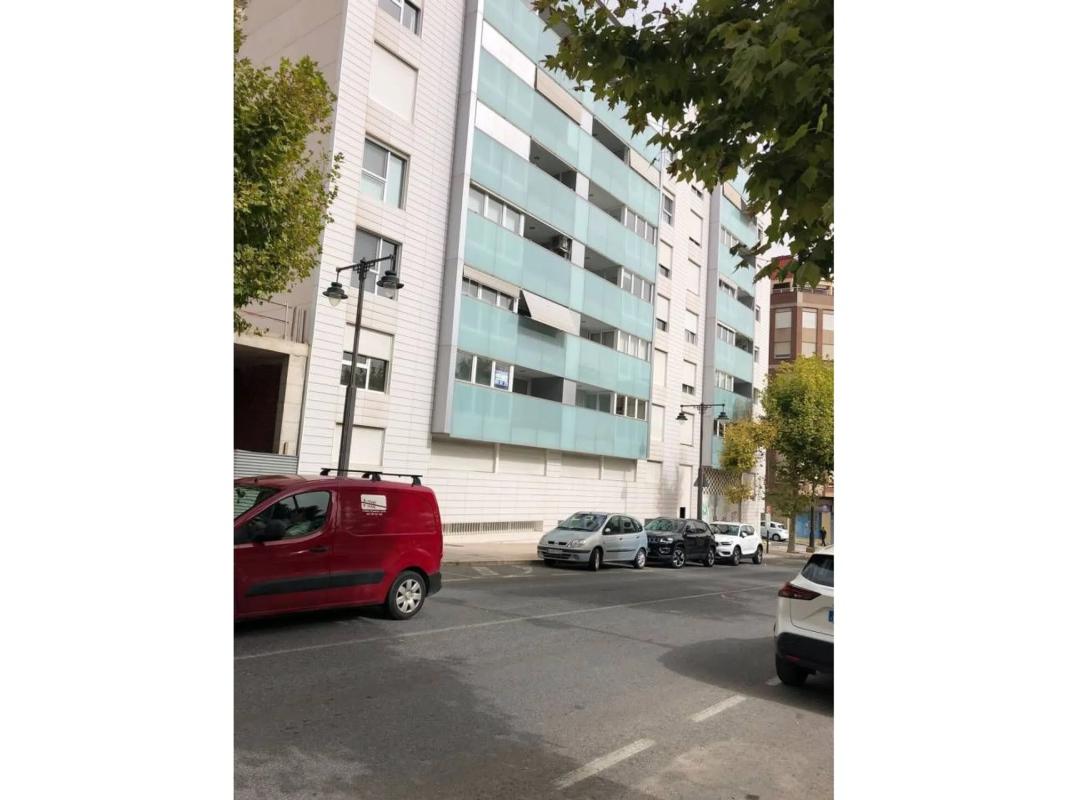 Propiedades en venta y alquiler en España photo 1