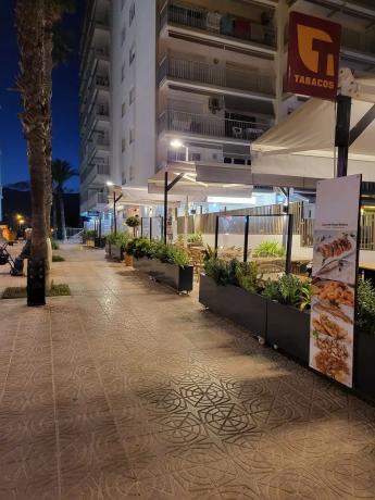 Local en avenida Juan Carlos i thumbnail 2